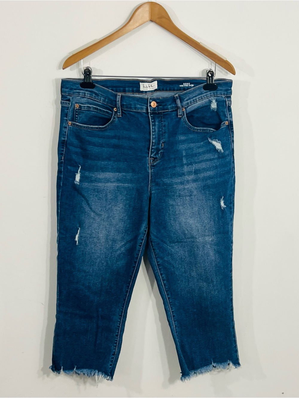 Nicole Miller SoHo High Rise Capri Jeans Distressed Detail Stretchy Size 14